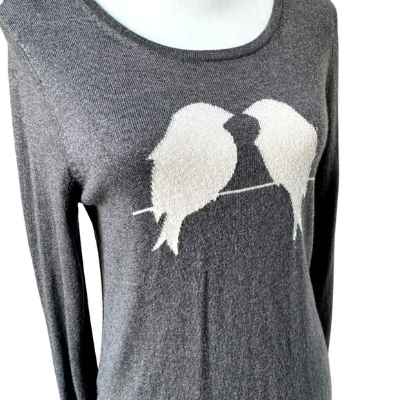 ANN TAYLOR Women Small Grey Sweater Long Sleeve Tunic White Love Birds Wool Soft - Picture 1 of 10